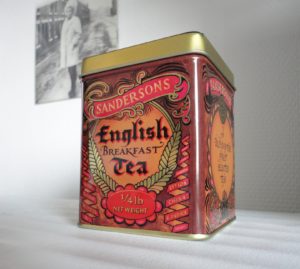 English_breakfast_tea_tin